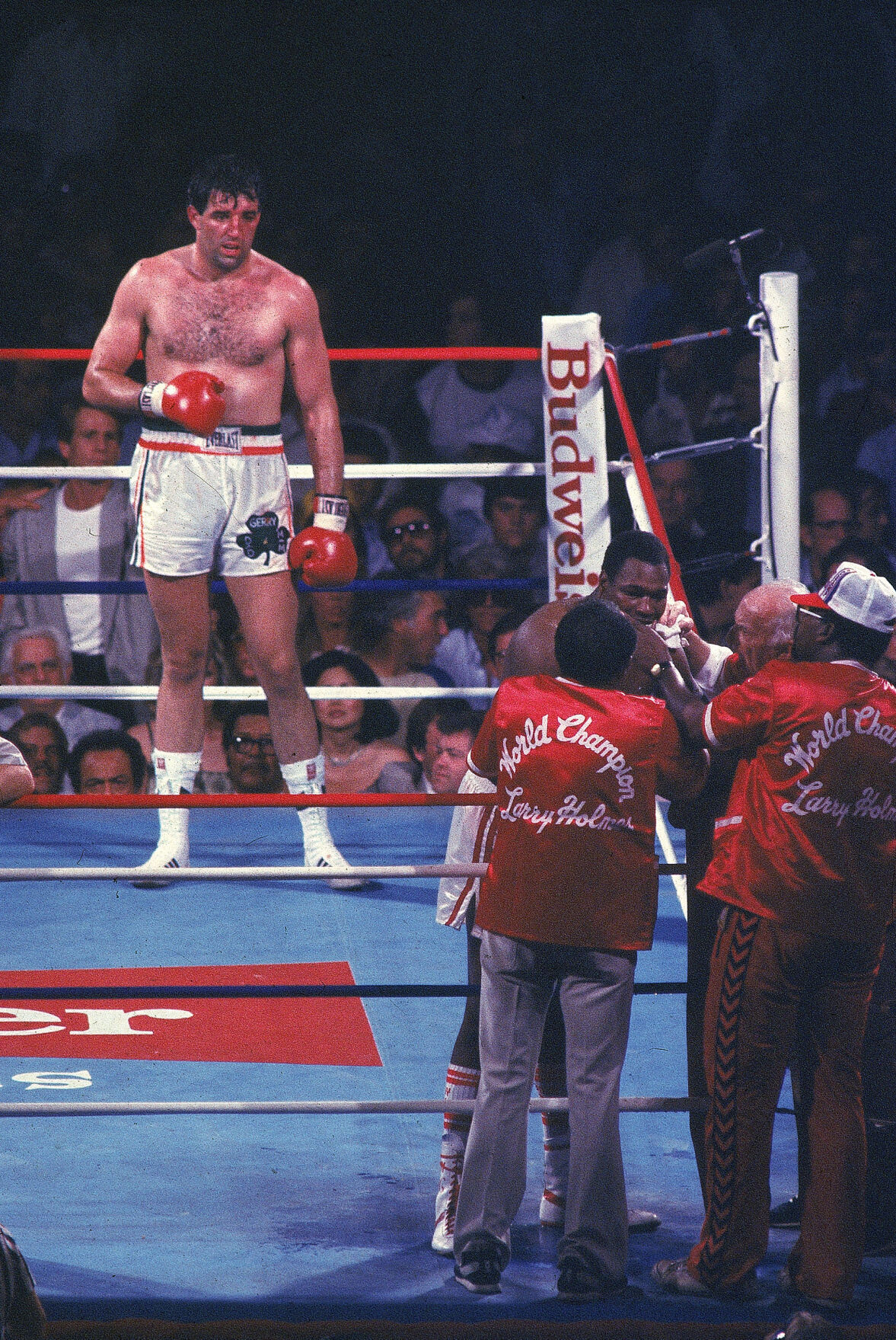 1982: Larry Holmes stops Gerry Cooney in 13th round for WBC heavyweight title